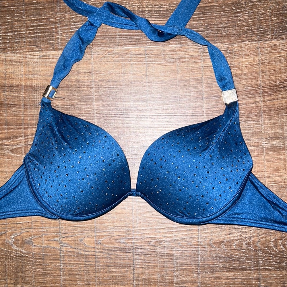 VS Bombshell bathing suit top
